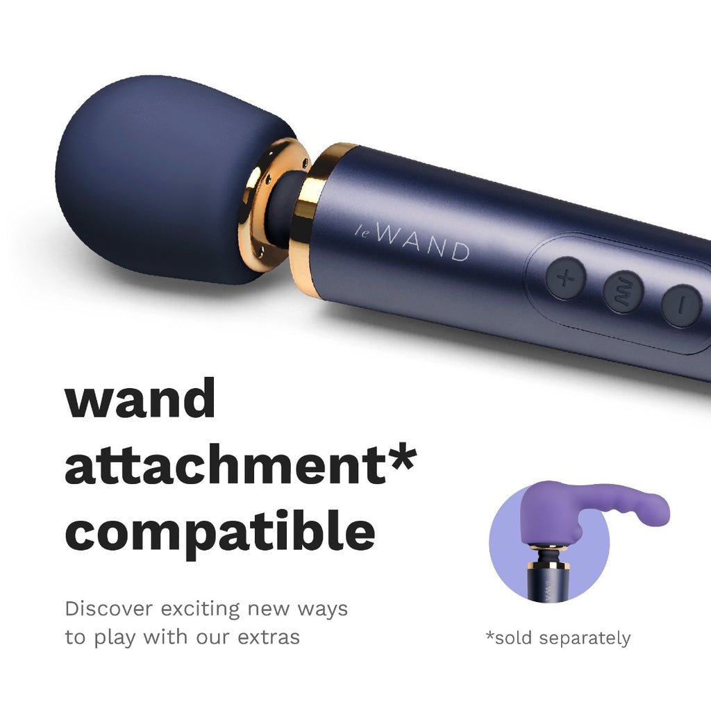 Le Wand Petite Rechargeable Vibrating Massager Navy